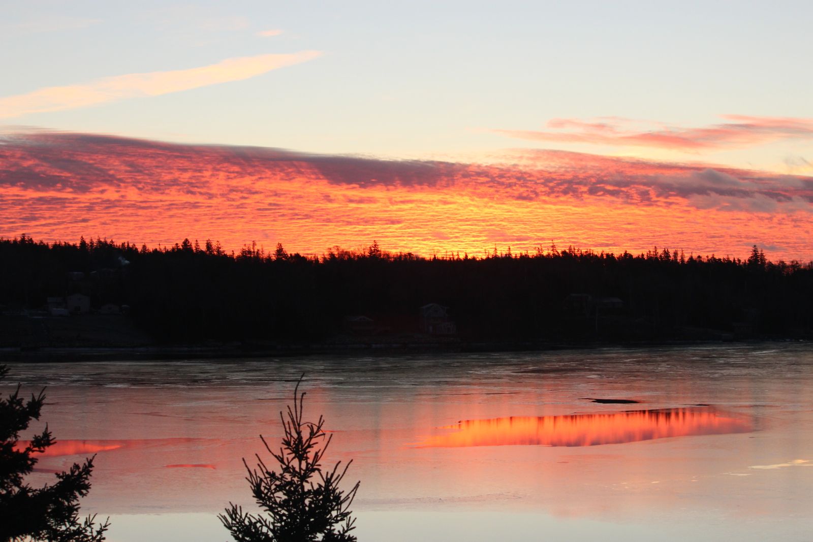 Sunrise%20over%20East%20Petpeswick.JPG